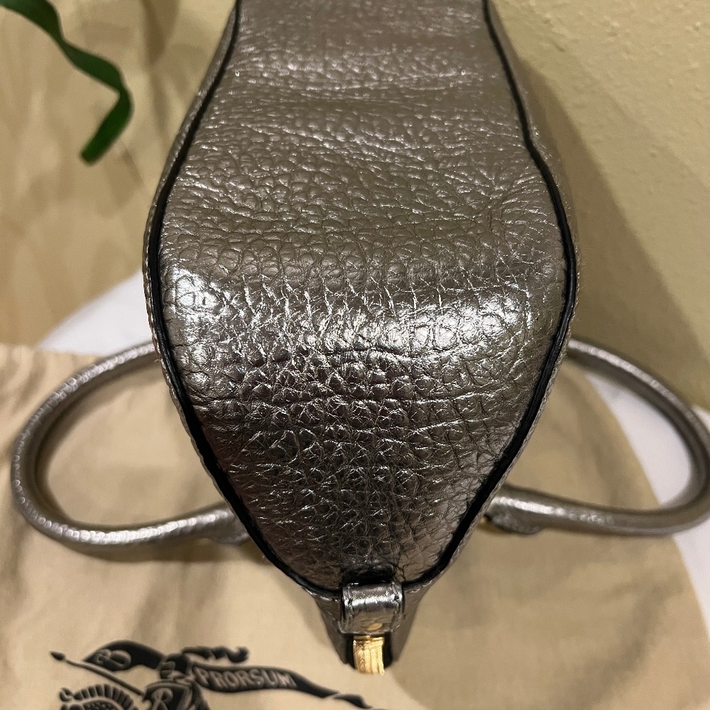 BURBERRY Heritage Grain Small Orchard Bowling Handbag Silver EUC - Picture 13 of 16